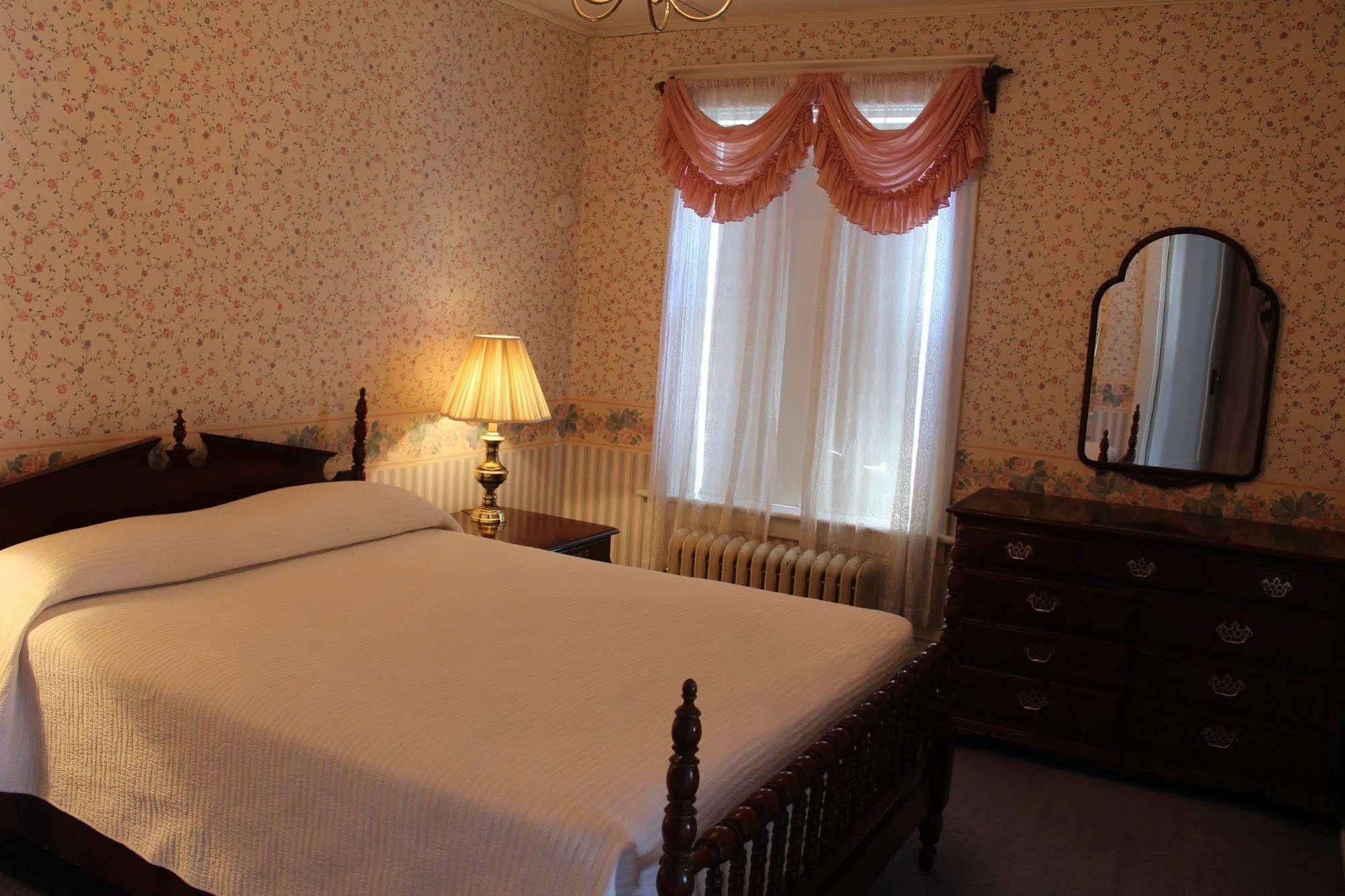 White Inn Fredonia Dış mekan fotoğraf