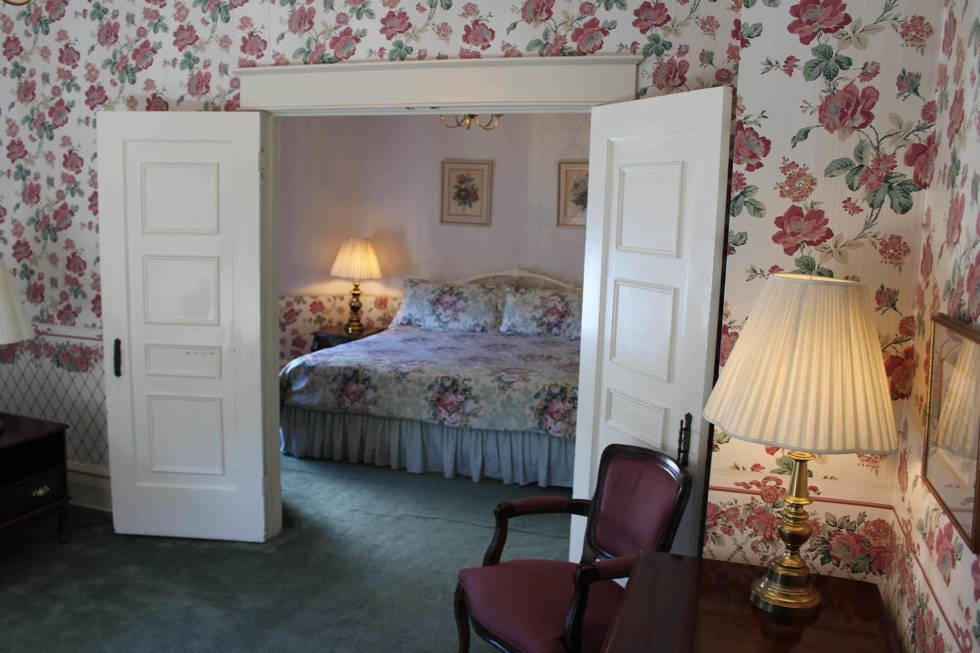 White Inn Fredonia Dış mekan fotoğraf