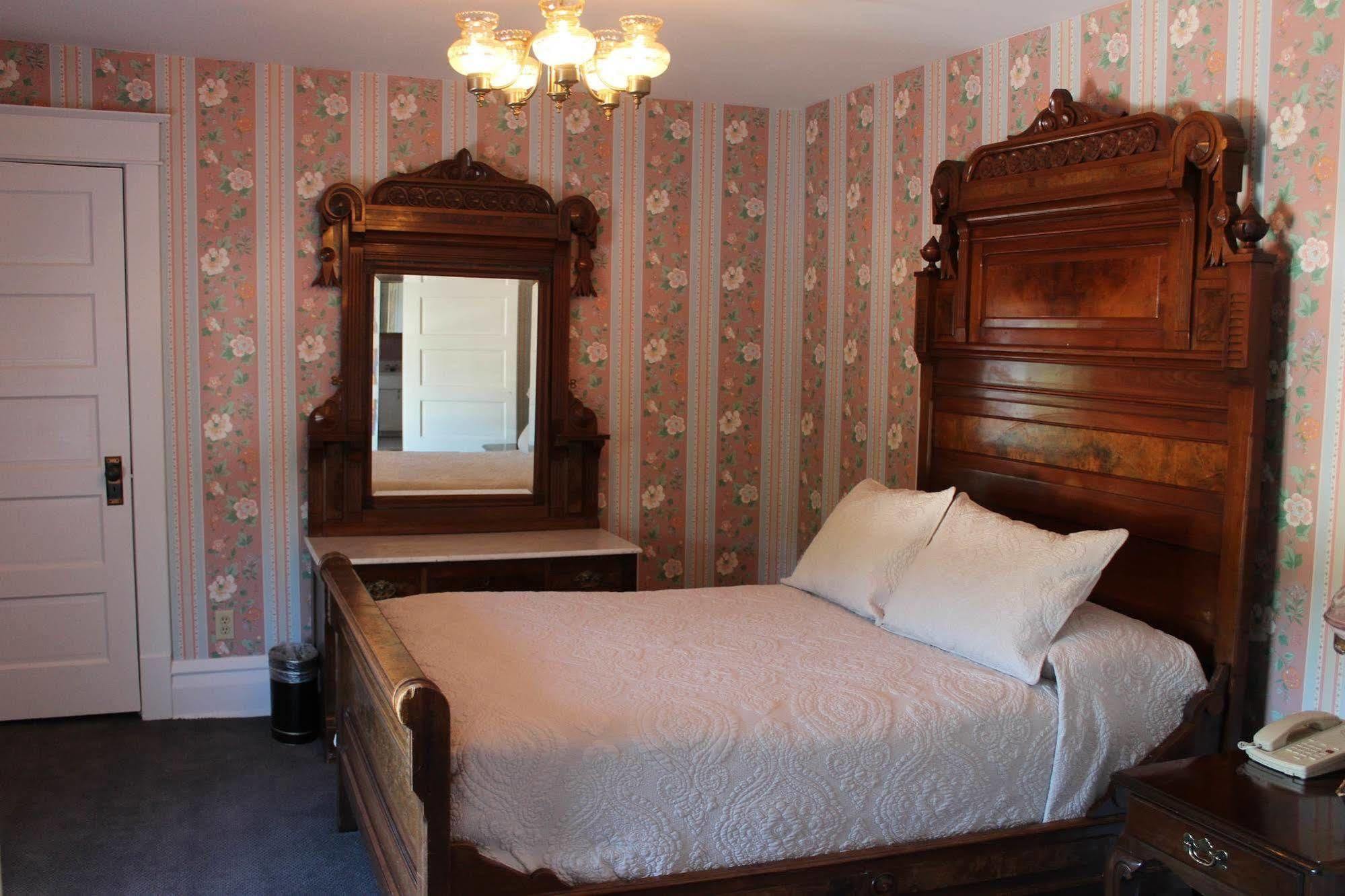 White Inn Fredonia Dış mekan fotoğraf