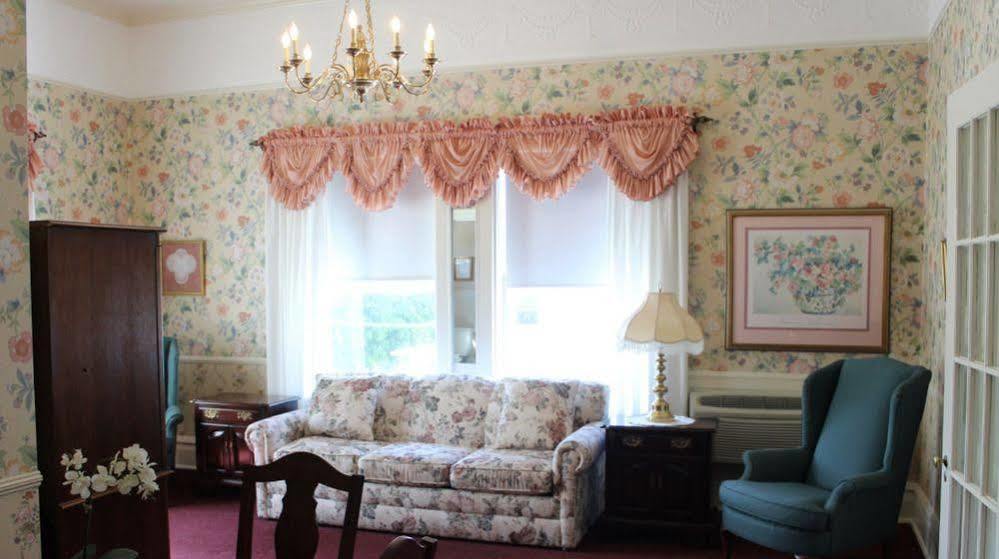 White Inn Fredonia Dış mekan fotoğraf